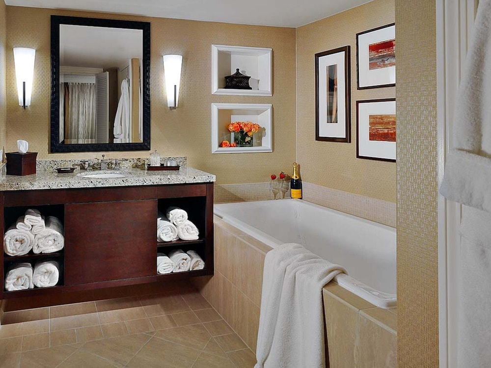 Crowne Plaza Hotel Jacksonville Airport I 95N by IHG - photo 2