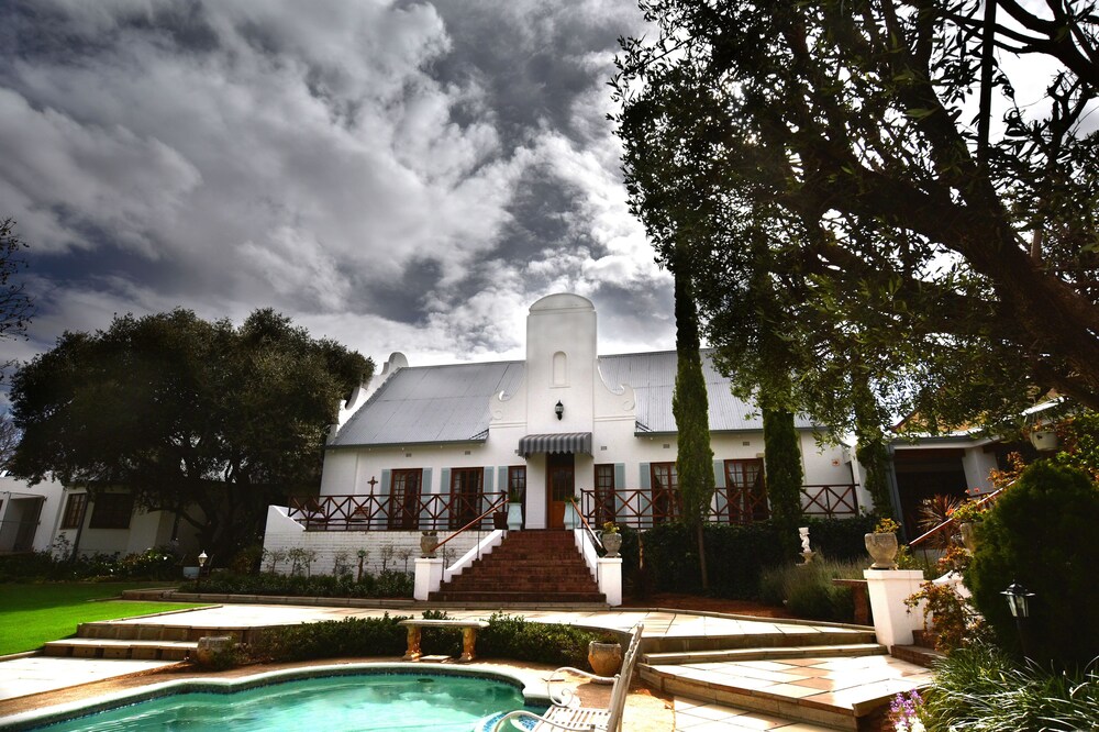 La Belle Guest House — 4-Star Luxury Hotel in Bloemfontein, South Africa