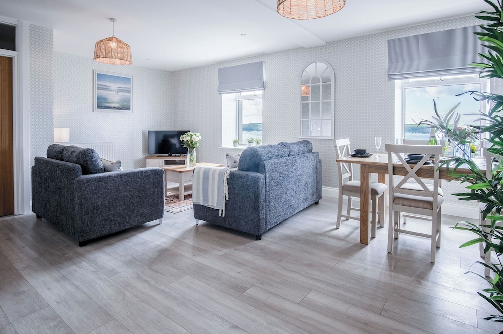 Haven View 2 Bedroom Apartment Milford Haven — 4-Star Luxury Hotel in Milford Haven, United Kingdom
