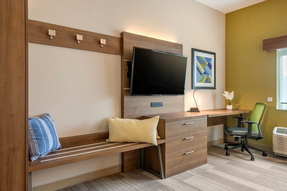 Holiday Inn Express & Suites Wildwood The Villages by IHG - photo 9