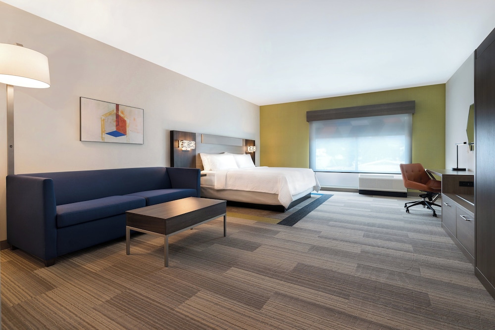 Holiday Inn Express and Suites Glendale Downtown - photo 24