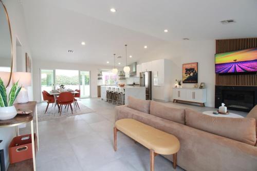 Summer fun in Indian Wells. Private Pool 4BD 3BA. in Indian Wells, United States