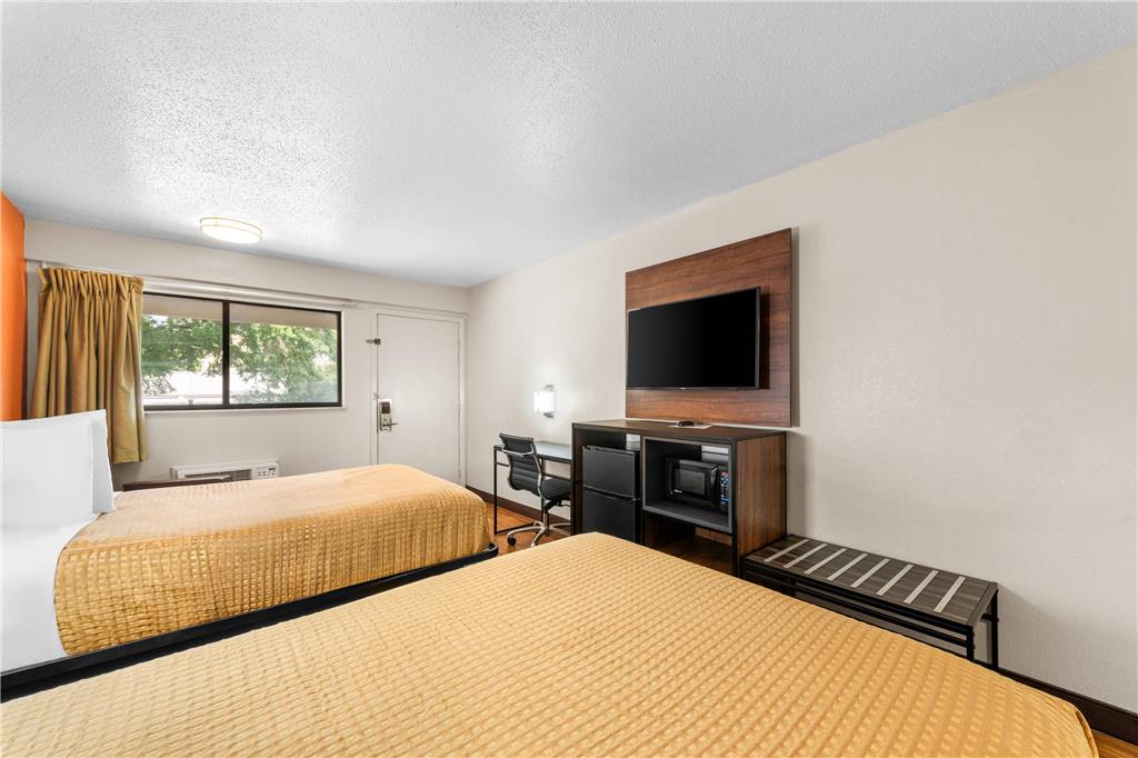 Econo Lodge Charlotte Airport - photo 16