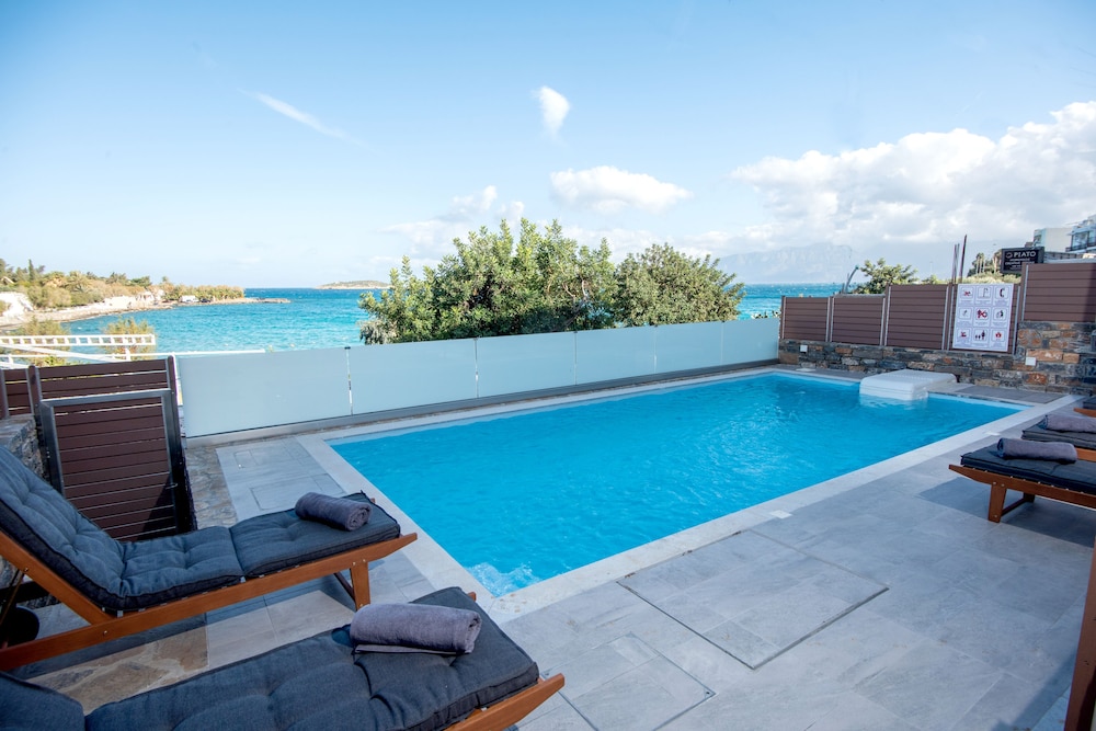 Ammos Lux Apartments Crete — 4-Star Luxury Hotel in Agios Nikolaos, Greece
