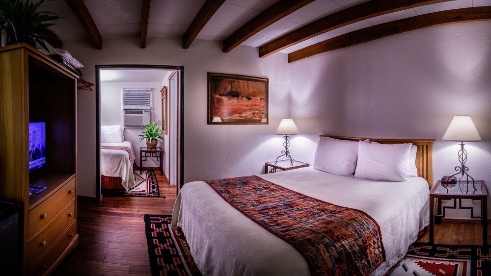 Stone Lizard Lodging - photo 6