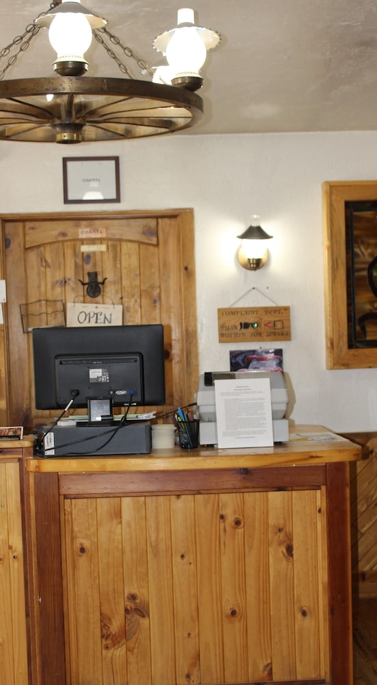 Wagon Wheel Restaurant Bar and Motel - photo 2