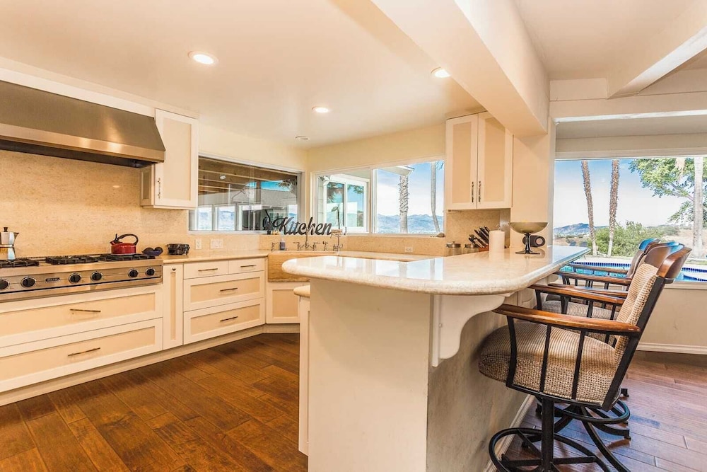 Oak Hills by Avantstay Panoramic View Pool Spa - photo 23
