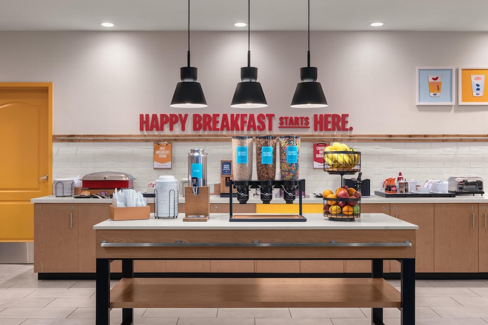 Hampton Inn & Suites Fresno - photo 28