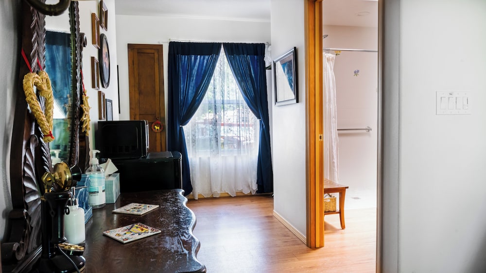Red Horse Bed and Breakfast - photo 23