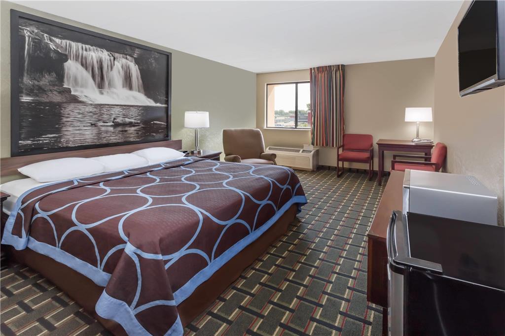 Super 8 by Wyndham Logansport - photo 9