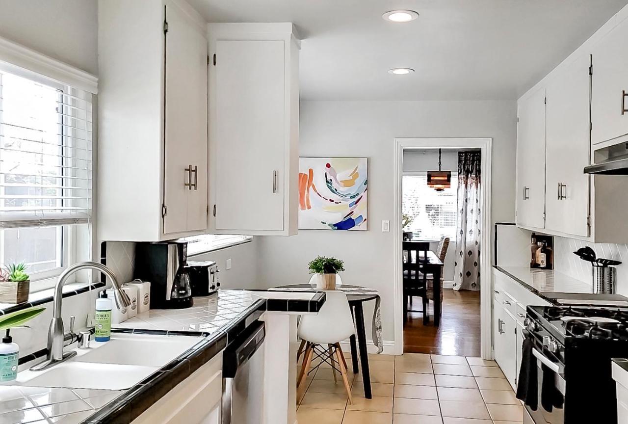 Stylish Hm Near Beach Restaurants & Parking Cc a — 4-Star Luxury Hotel in Culver, United States
