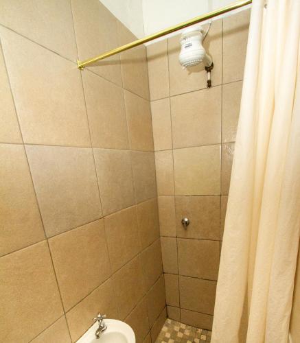 Lodge Luxe Cozy Bedrooms Free WiFi Robust Security