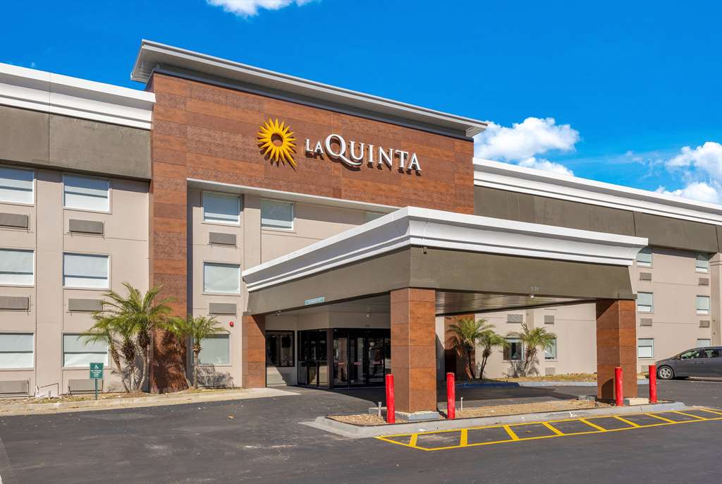 La Quinta Inn & Suites by Wyndham Jacksonville Mandarin - photo 6