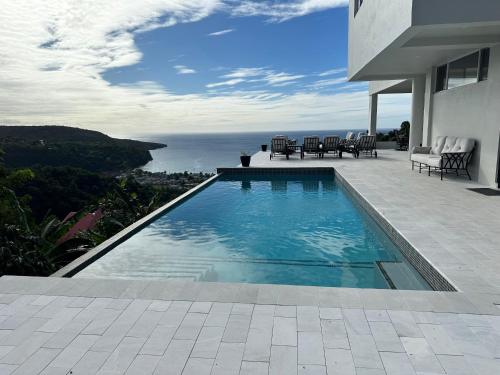 Belle La Maye Bed and Breakfast Villa — 4-Star Luxury Hotel in Anse La Raye, Saint Lucia