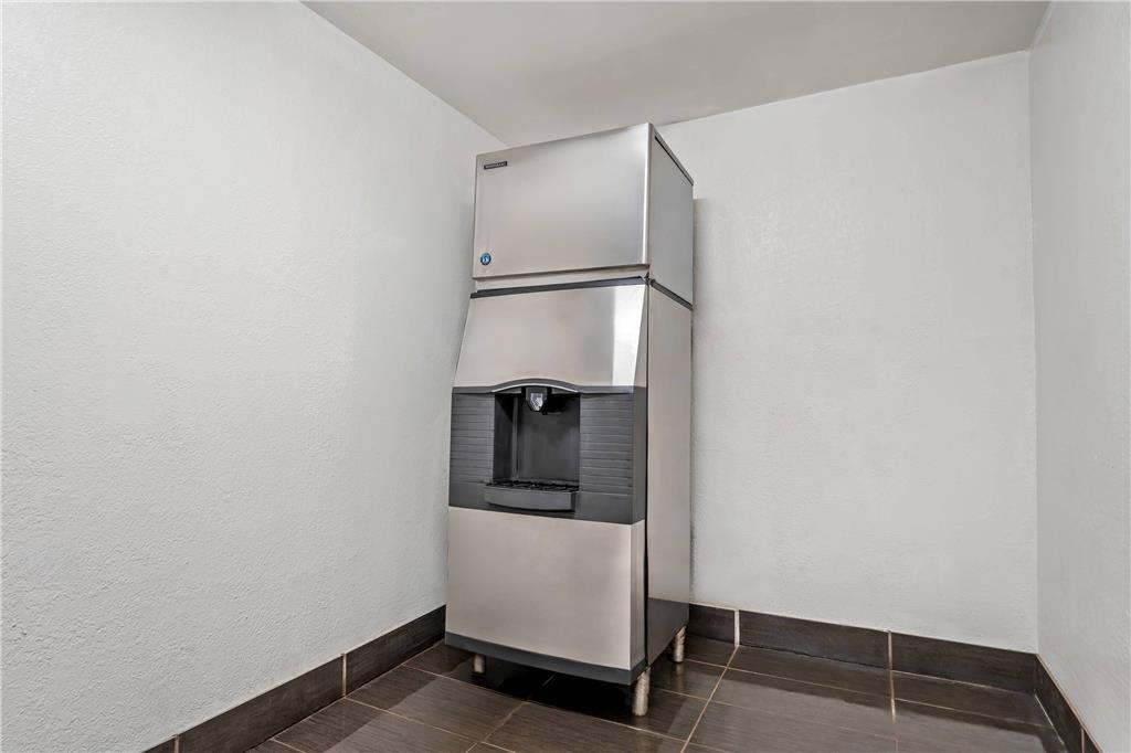 Quality Inn & Suites near Robins Air Force Base - photo 72