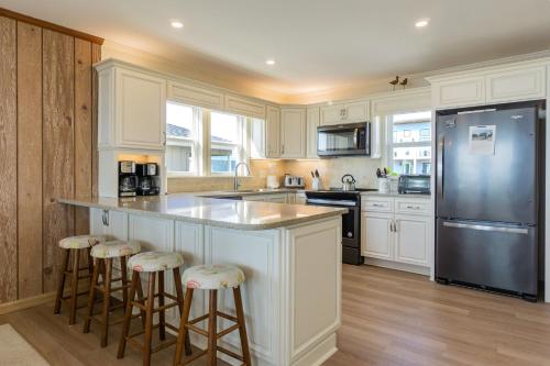 Yorkshire by Oak Island Accommodations - photo 14