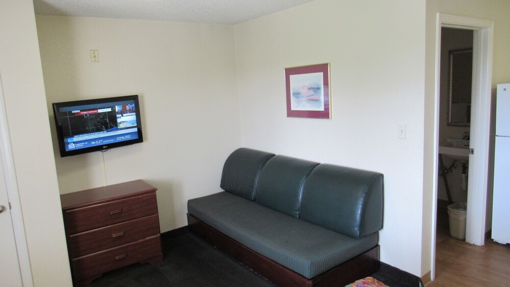InTown Suites Extended Stay Nashville Bellevue - photo 19