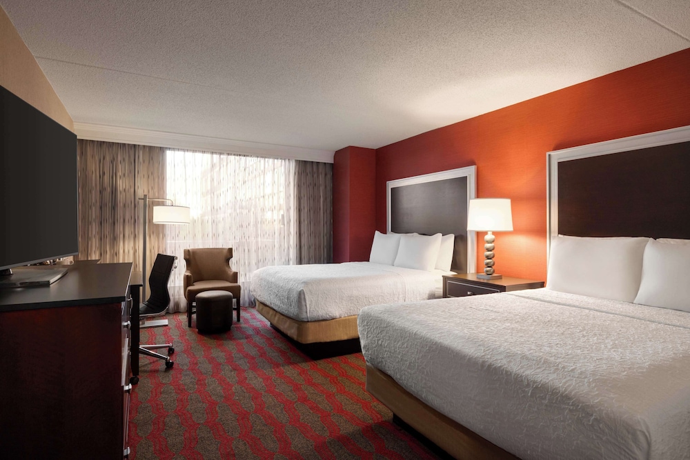 DoubleTree by Hilton New York LaGuardia Airport - photo 11