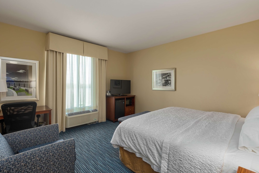 Hampton Inn & Suites Downtown Owensboro Waterfront - photo 6