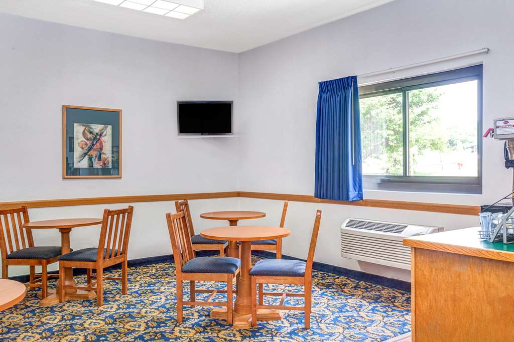Super 8 by Wyndham Mahwah - photo 17