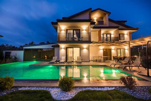 Fethiye Çalışta 8 Kişilik Lüks Villa Gezer — 4-Star Luxury Hotel in Fethiye, Turkey