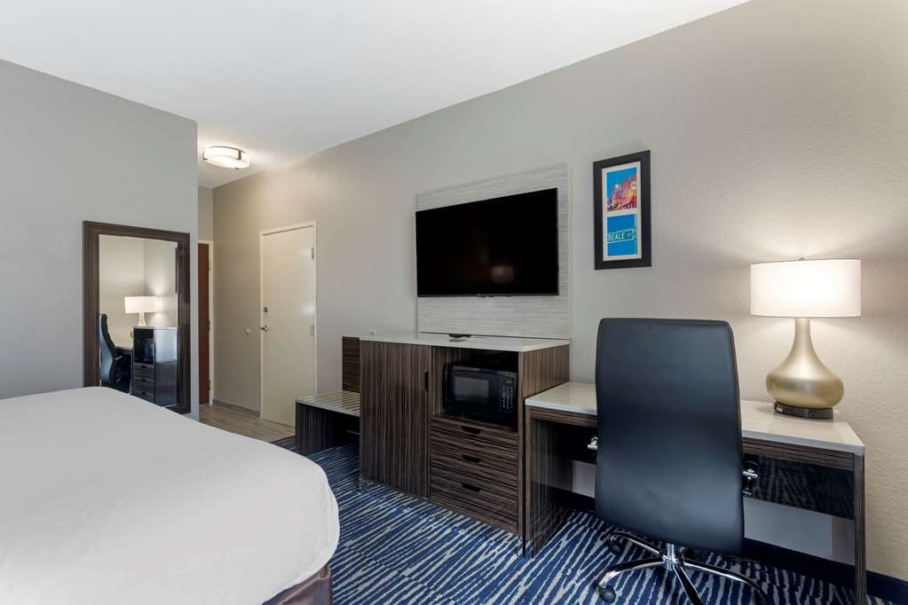 Comfort Inn & Suites Memphis East - photo 11