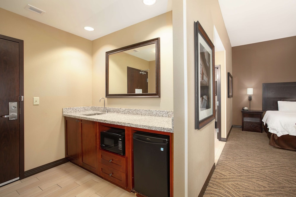 Hampton Inn & Suites I 35 Mulvane - photo 15