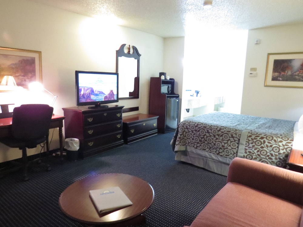 Days Inn by Wyndham Grand Junction - photo 7
