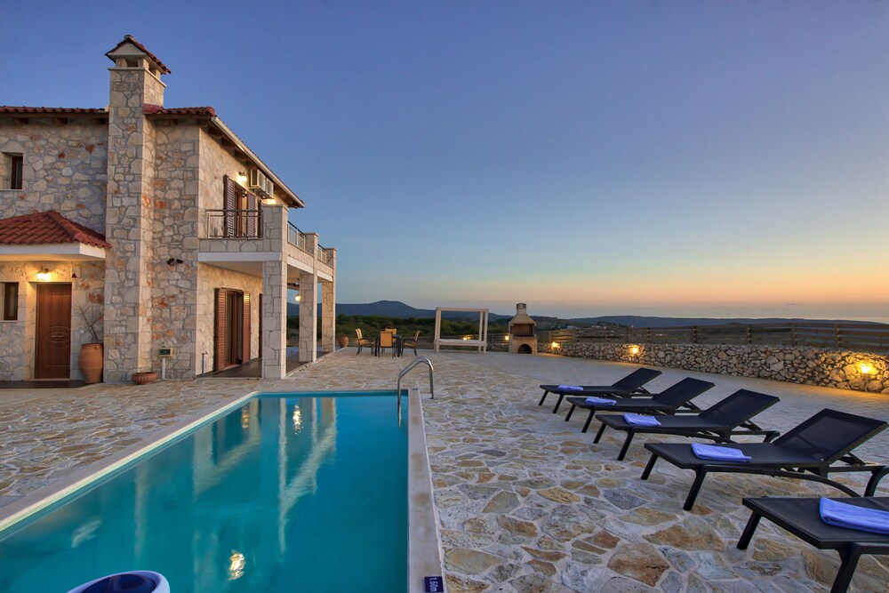Villa Traditional I Zakynthos — 4-Star Luxury Hotel in Zakynthos, Greece