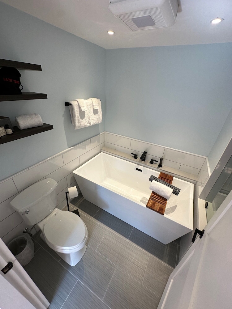 Inn at Perkins Cove - photo 84