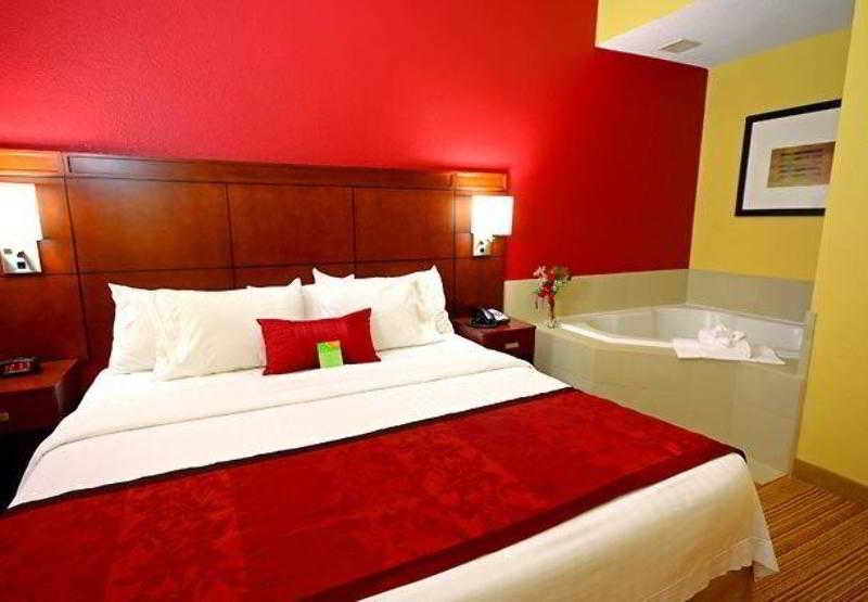 Courtyard by Marriott Newport News Yorktown - photo 17