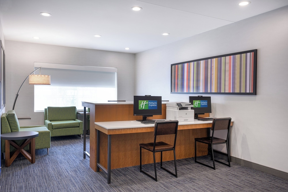 Holiday Inn Express & Suites Phoenix East Gilbert by IHG - photo 34