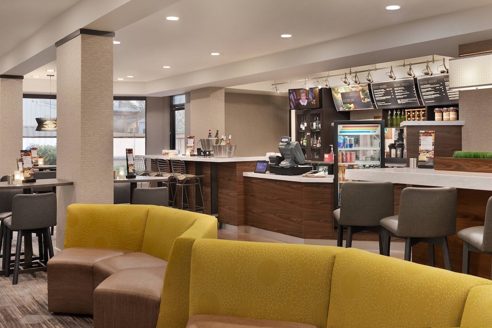 Courtyard By Marriott Tupelo — hotel in Tupelo