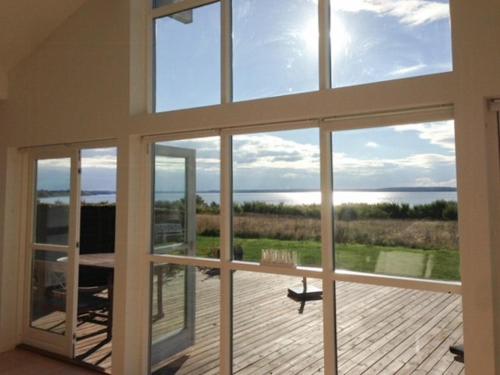 Summerhouse With A View Of The Water — hotel in Skibby