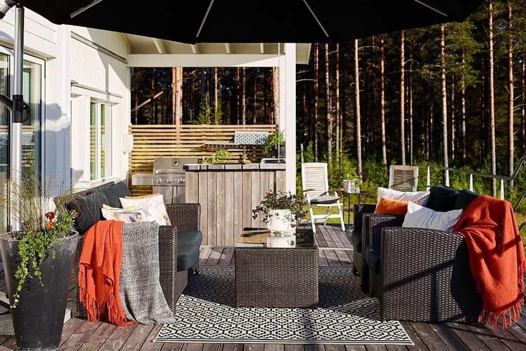 Guestly Homes Luxury 9p Villa with 25 sqm Spa & Stunning Views — 4-Star Luxury Hotel in Hortlax, Sweden