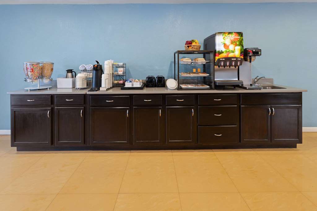 Days Inn by Wyndham Hardeeville Near Hilton Head - photo 24