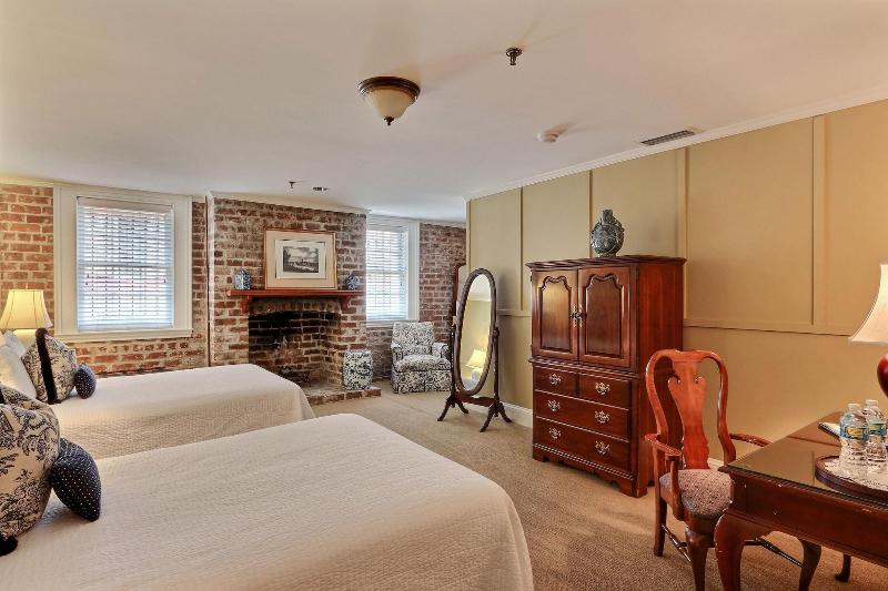 The Presidents Quarters Inn - photo 67