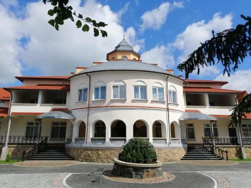 West Fort — hotel in Zolochiv