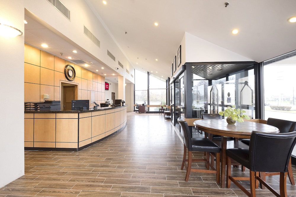 Red Roof Inn & Suites Mt Holly McGuire AFB - photo 3