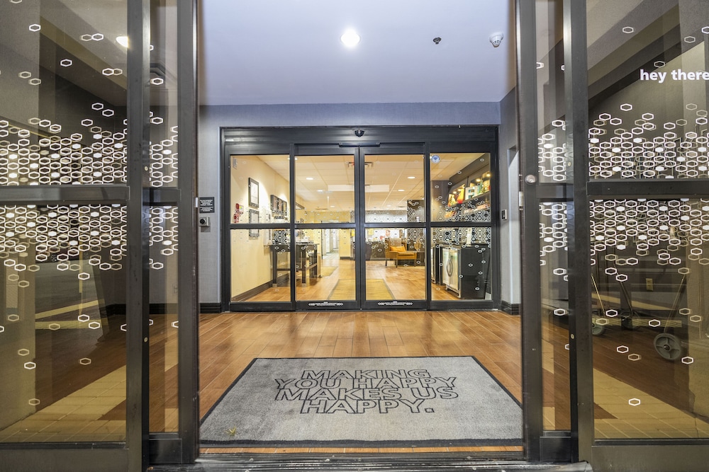 Hampton Inn Spring Hill - photo 69