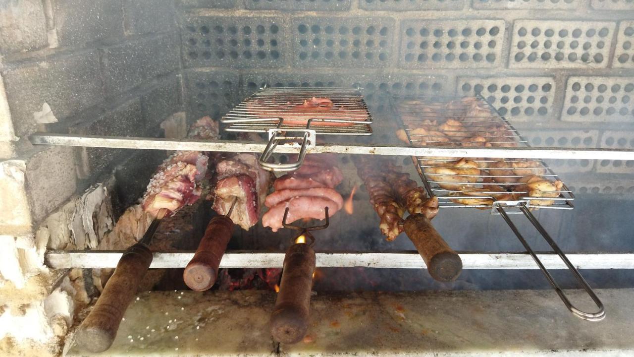 Diversao Churrasco E Piscina Praia de Ipitanga in Lauro De Freitas, Brasil