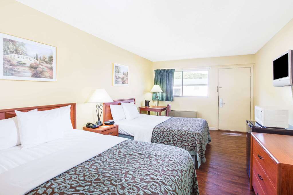 Days Inn by Wyndham Athens - photo 10