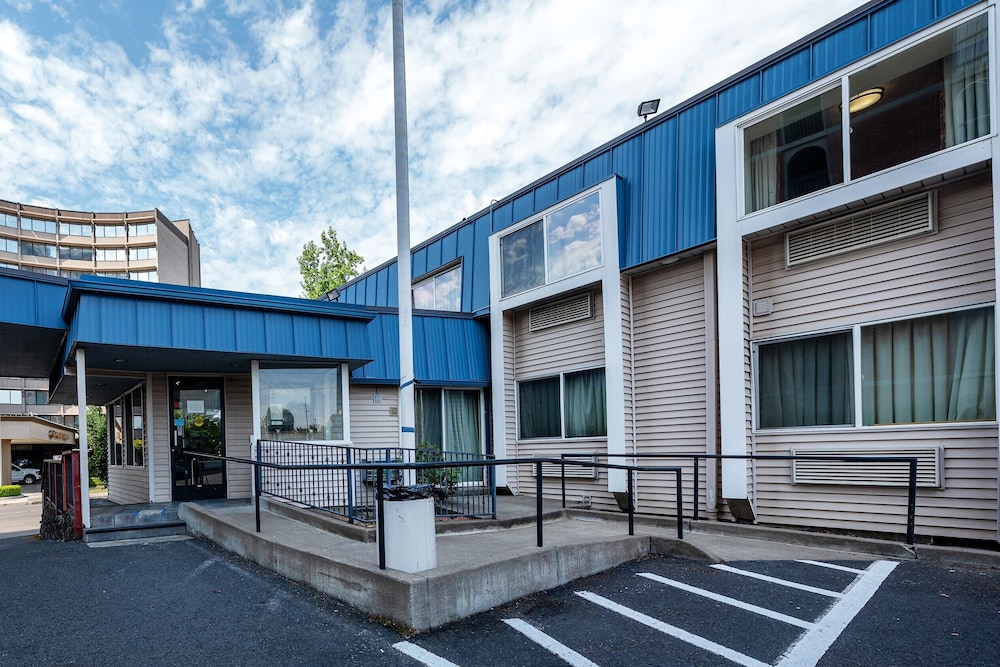 District Hotel by OYO Portland Convention Center - photo 24