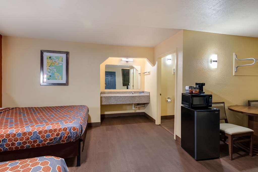 Relax Inn and Suites - photo 16