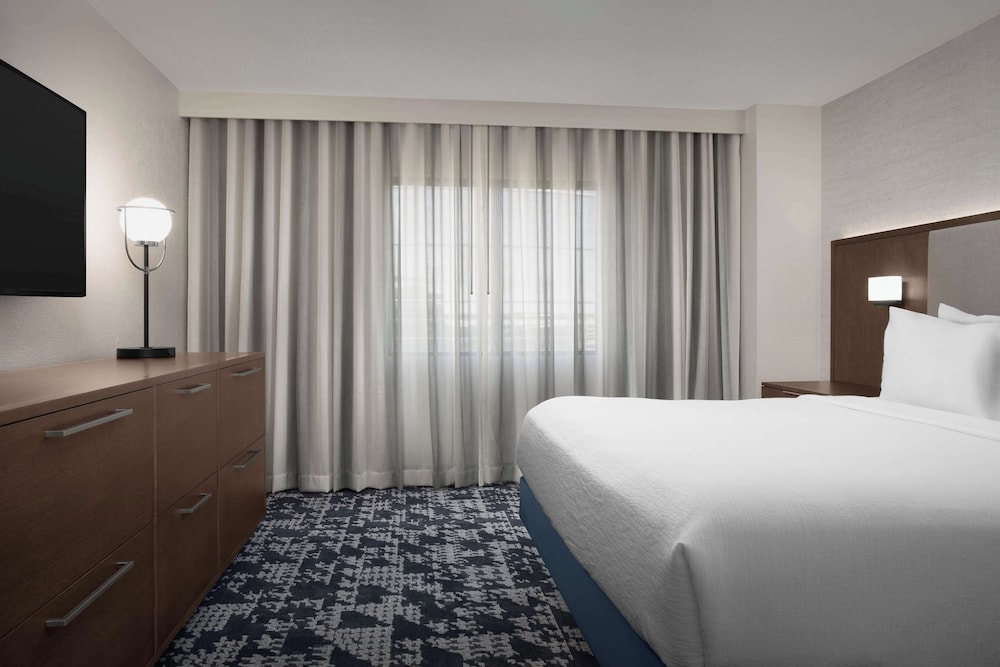 Embassy Suites by Hilton Dallas Near the Galleria - photo 20