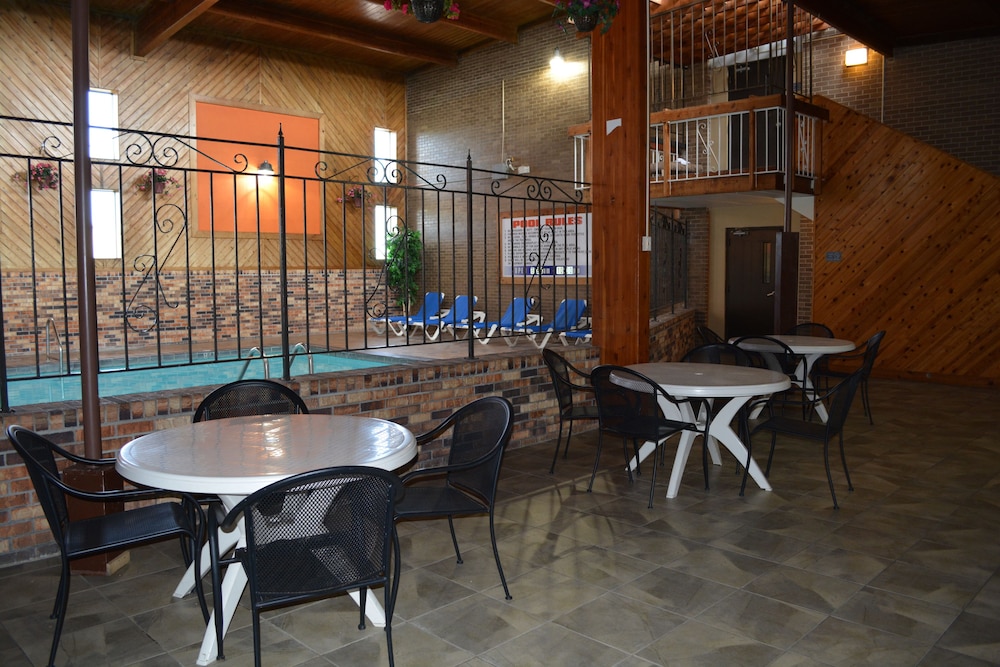 Travelodge Grand Forks - photo 32