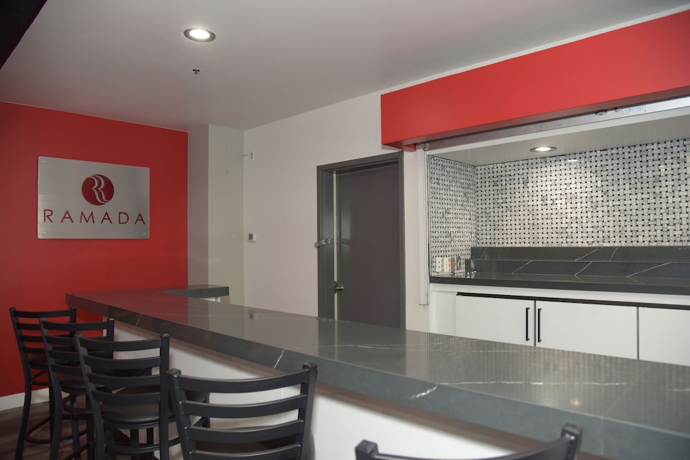 Ramada by Wyndham San Diego National City - photo 54