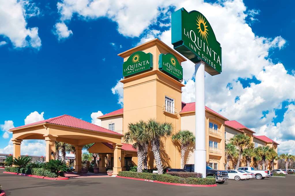 La Quinta Inn & Suites by Wyndham Beaumont West - featured photo
