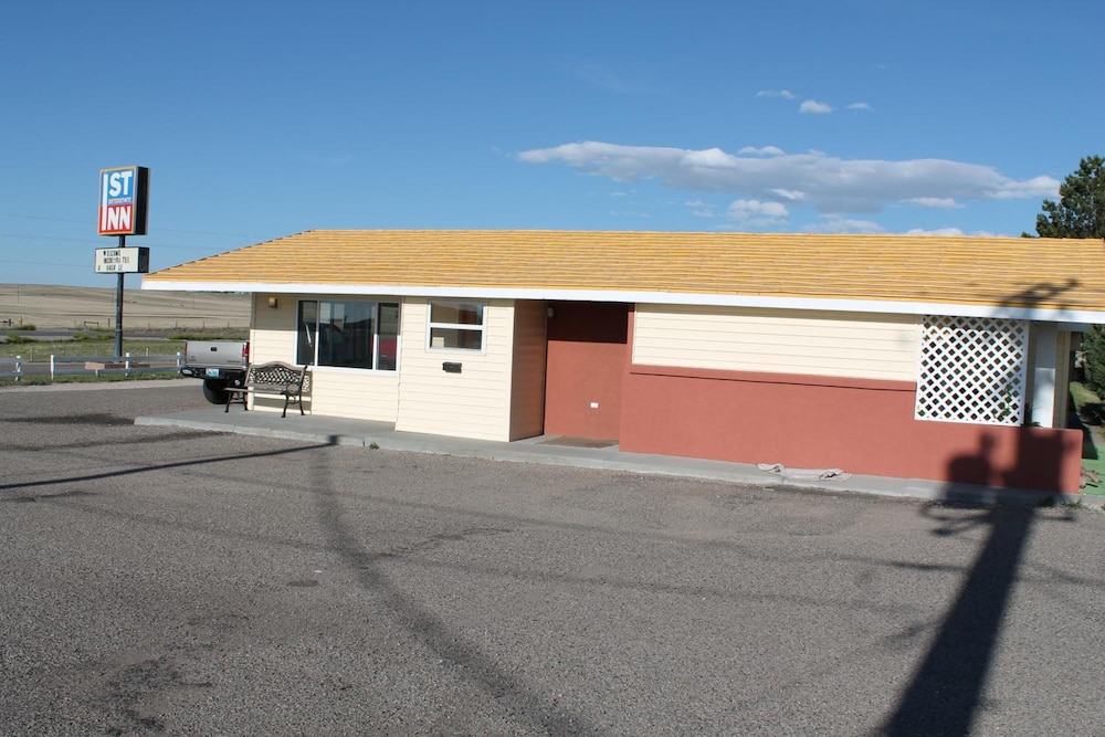 First Interstate Inn - photo 8