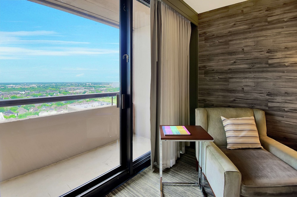 DoubleTree by Hilton Hotel & Suites Houston by the Galleria - photo 11